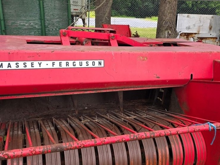 massey-ferguson-12-image-8