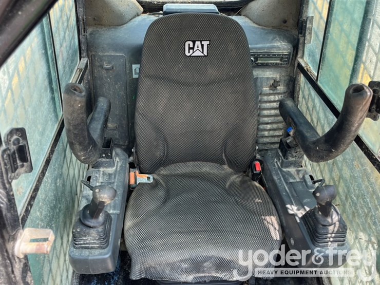 2023-caterpillar-246d3-image-16