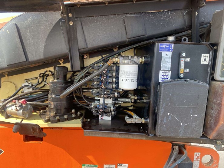2004-jlg-600s-image-11