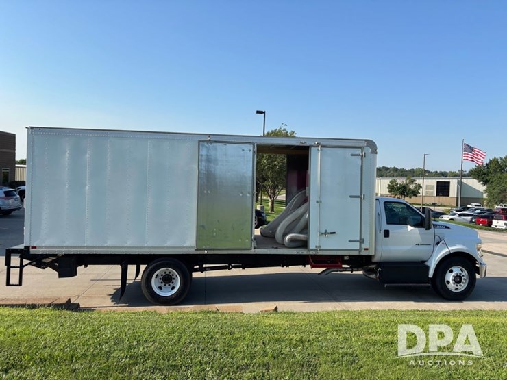 2023-ford-f650-image-12