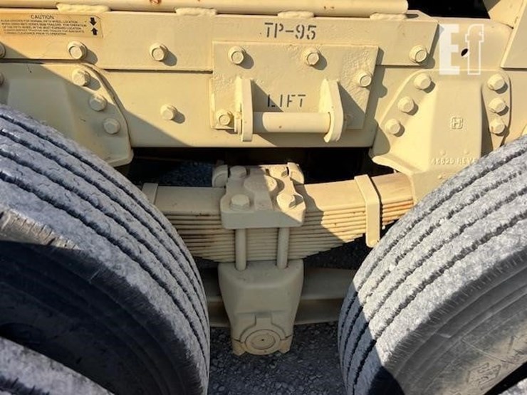 1983-am-general-m915a1-image-24