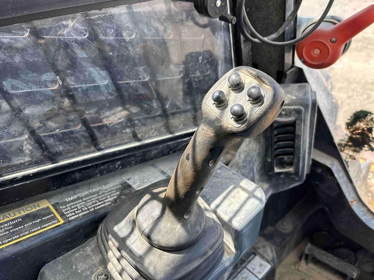 2024-deere-333g-image-35