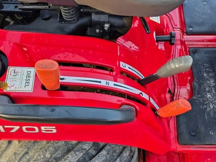2017-massey-ferguson-gc1705-image-34