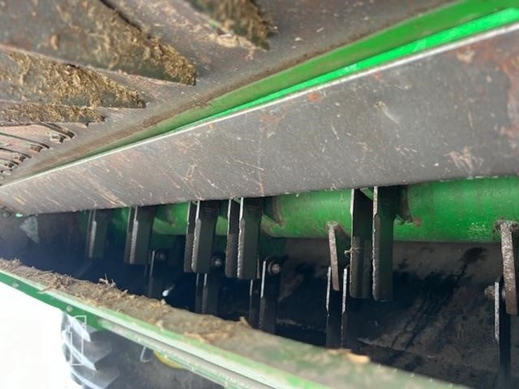2011-john-deere-9770-sts-image-40