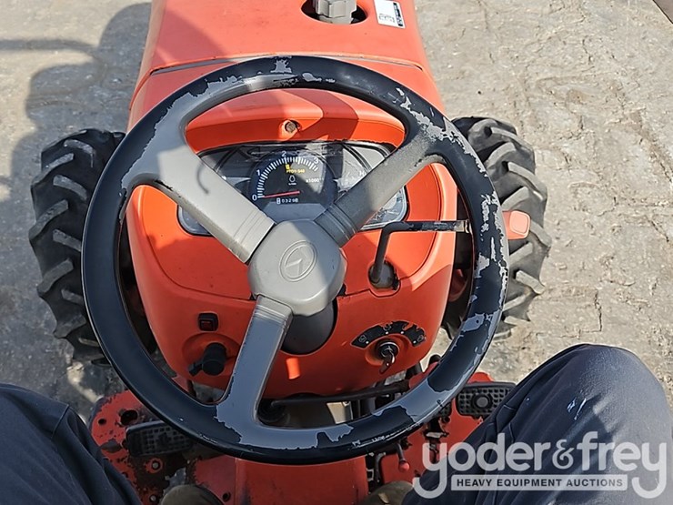 2014-kubota-l2501dt-image-24