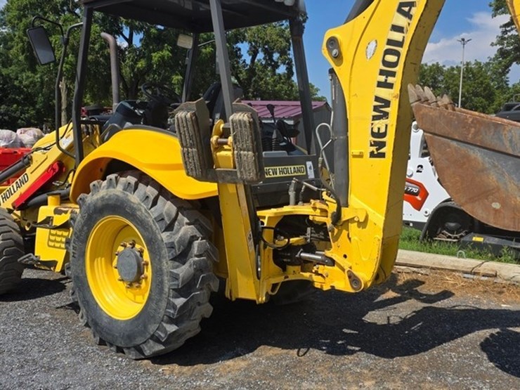 2011-new-holland-b95b-image-23