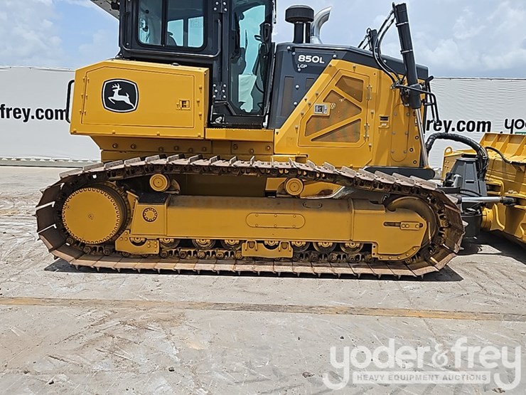 2022-deere-850l-lgp-image-8