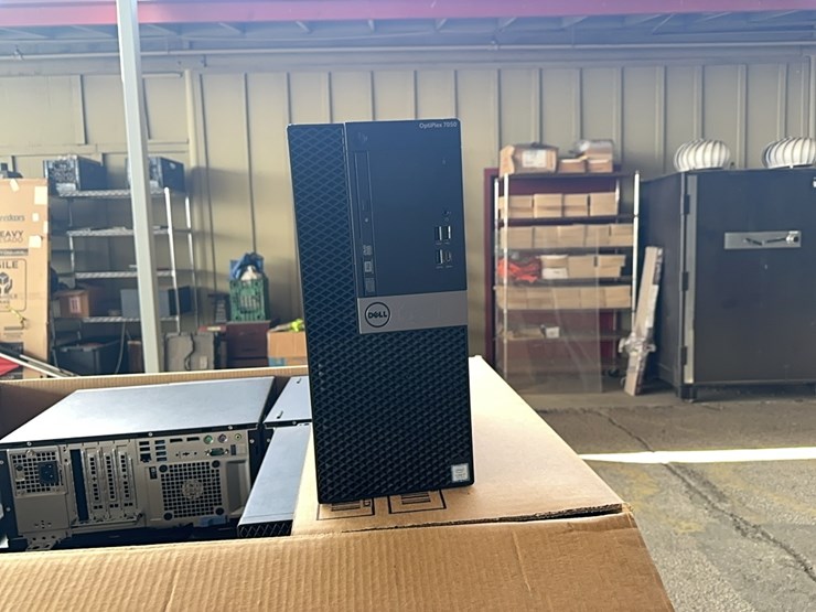 lot#----dell-computer-towers,-m-box-digital-sound-controlers,-key-boards-image-2