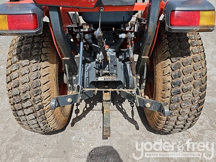 2020-kubota-l2501d-image-13
