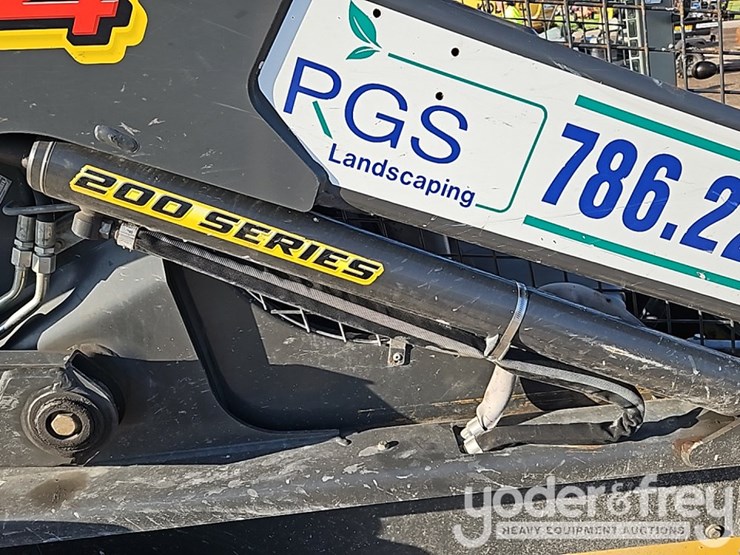 2020-new-holland-l234-image-9