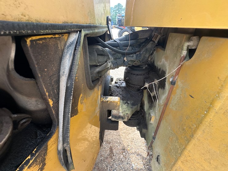caterpillar-cb34xw-image-24