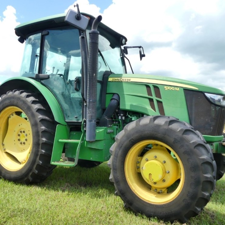 JOHN DEERE 5100M