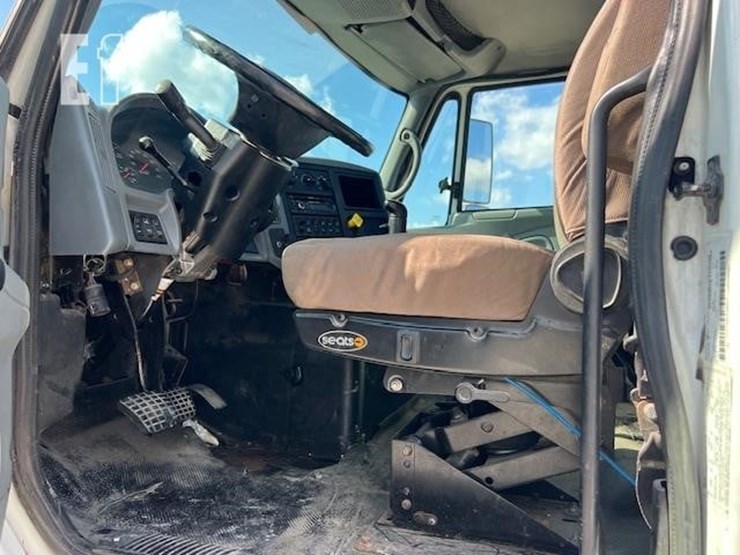 2007-international-transtar-8600-image-39