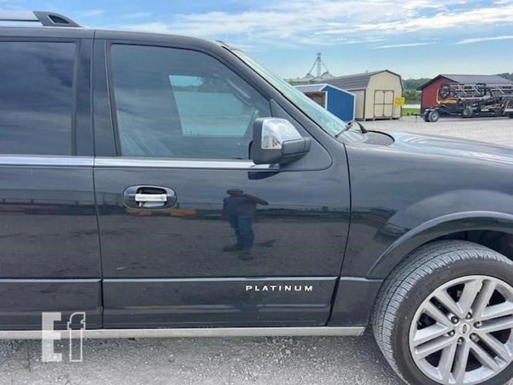 2015-ford-expedition-platinum-image-11