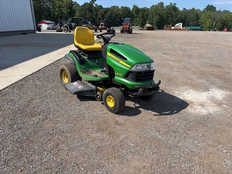 john-deere-la135-image-2