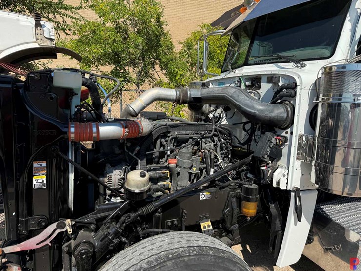 2014-peterbilt-389-image-9