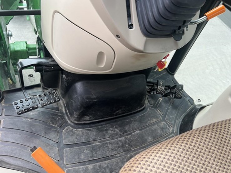 2024-john-deere-4066r-image-28