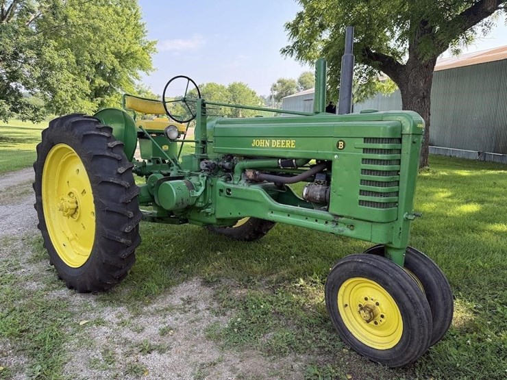 john-deere-b-image-3
