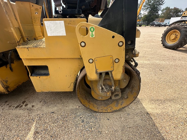 caterpillar-cb34xw-image-18