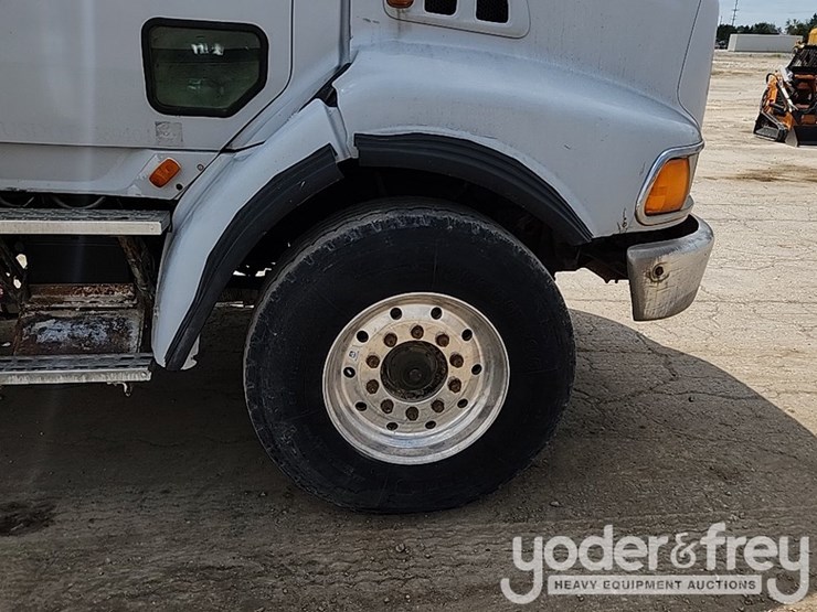 1998-ford-l9000-image-9