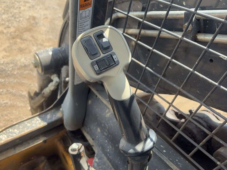new-holland-c232-image-34