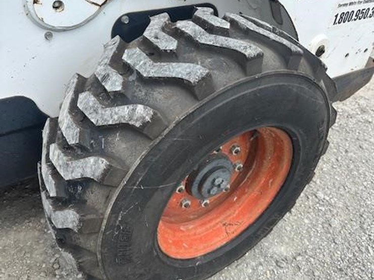 2010-bobcat-s650-image-10