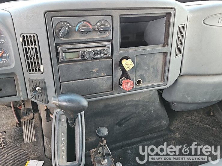 2006-international-durastar-4300-image-28