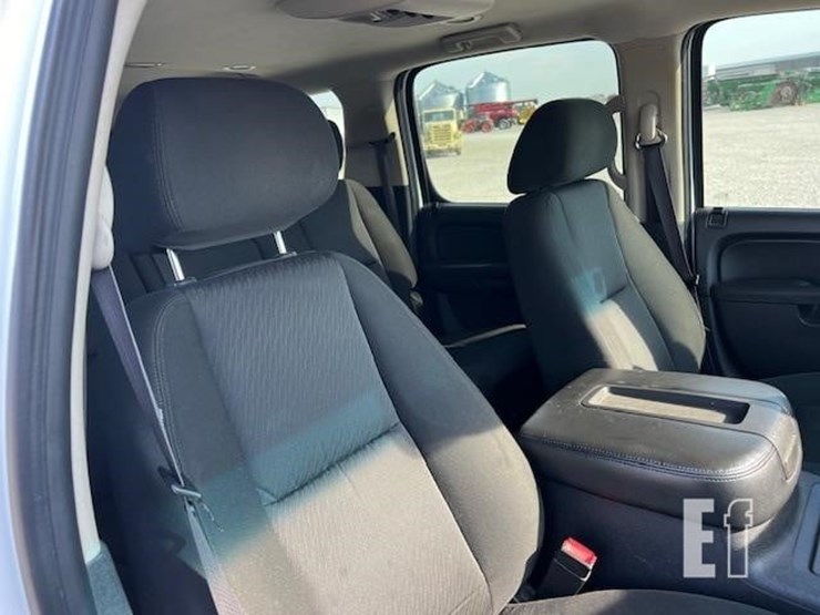 2011-gmc-yukon-xl-image-22