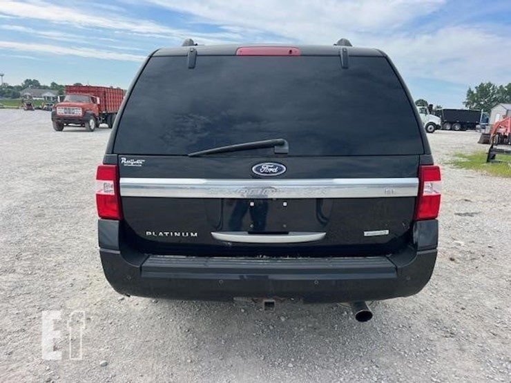 2015-ford-expedition-platinum-image-4