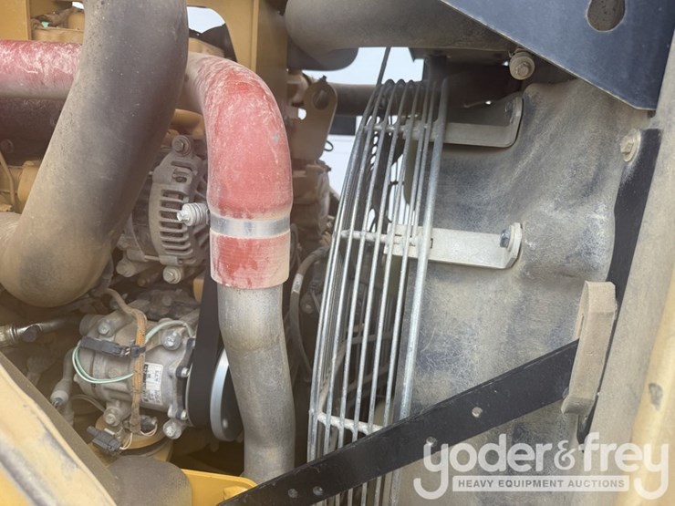 2014-caterpillar-cs54b-image-25