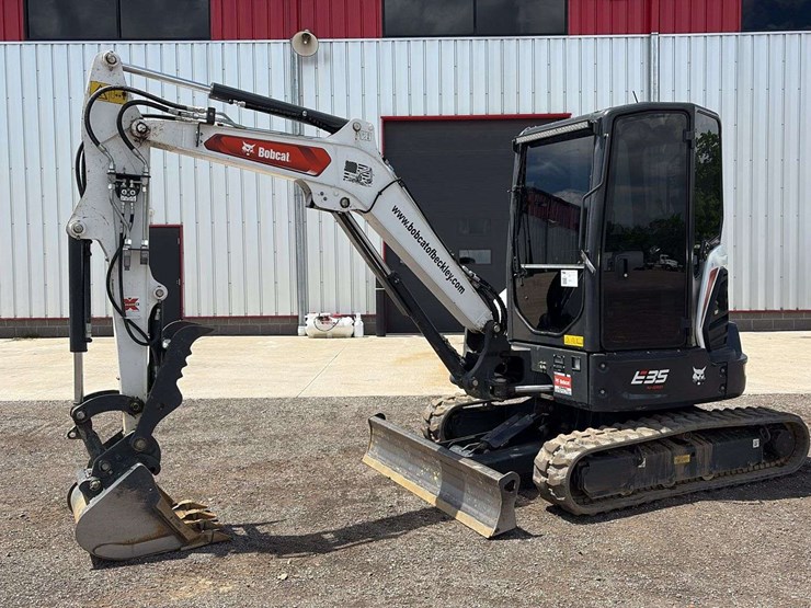 2023-bobcat-e35i-image-1