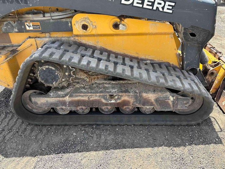 2024-deere-333g-image-23