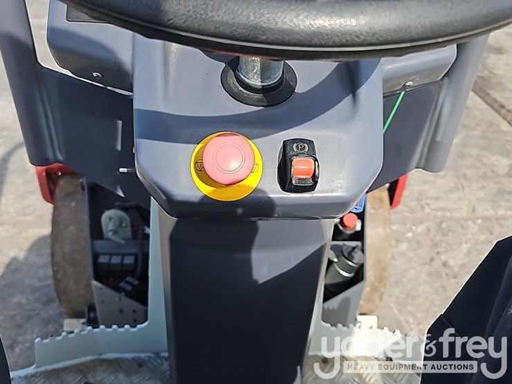 2018-dynapac-cc1200-image-22