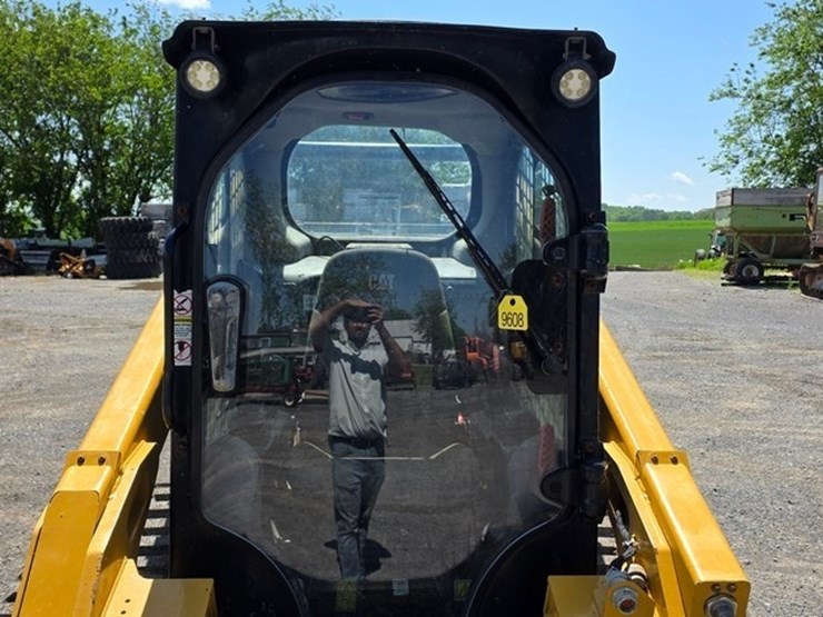 2021-caterpillar-289d3-image-33