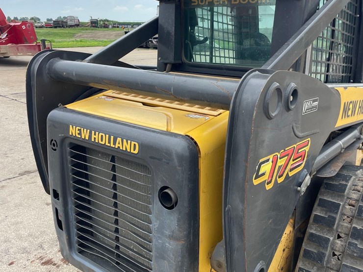 new-holland-c175-image-8