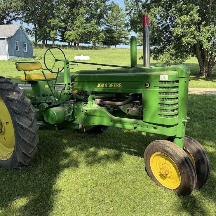 JOHN DEERE B