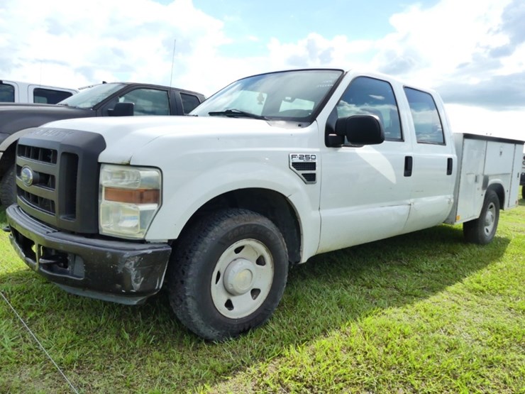 2008-ford-f250-xl-image-2