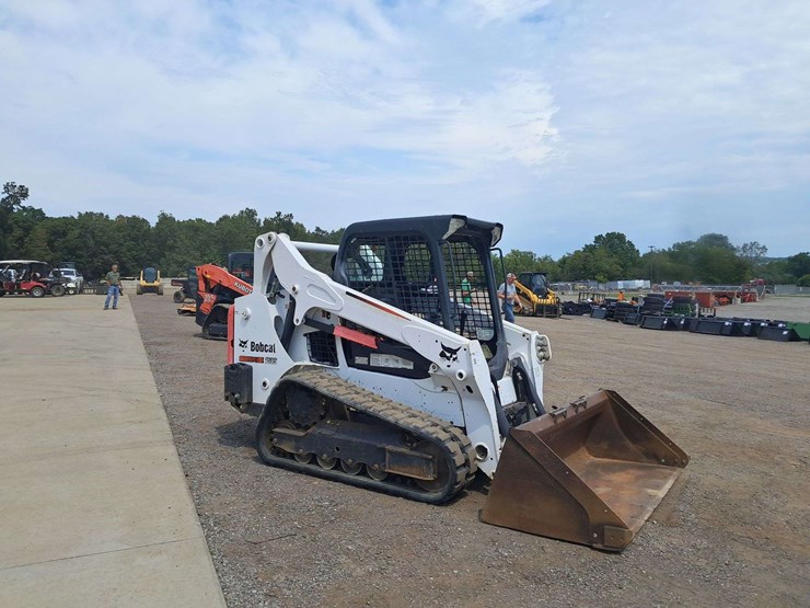 2016-bobcat-t595-image-2