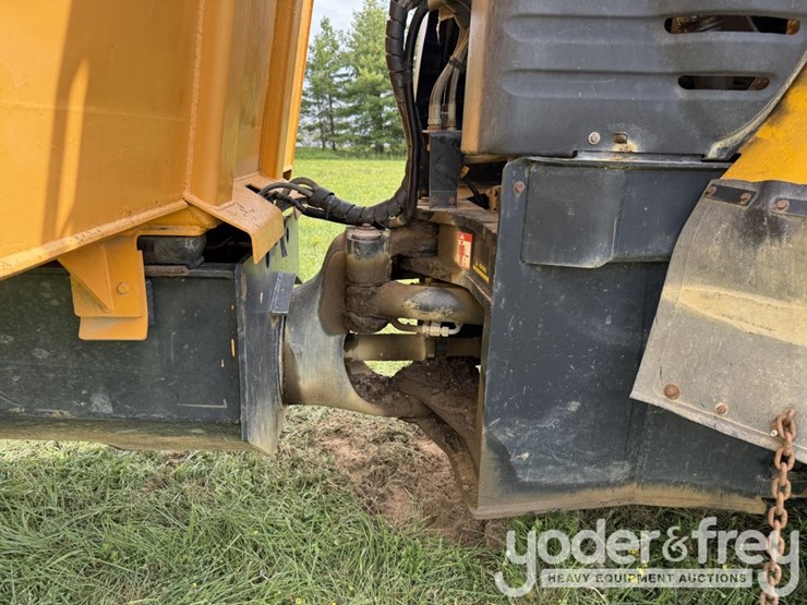 2005-jcb-718-image-20
