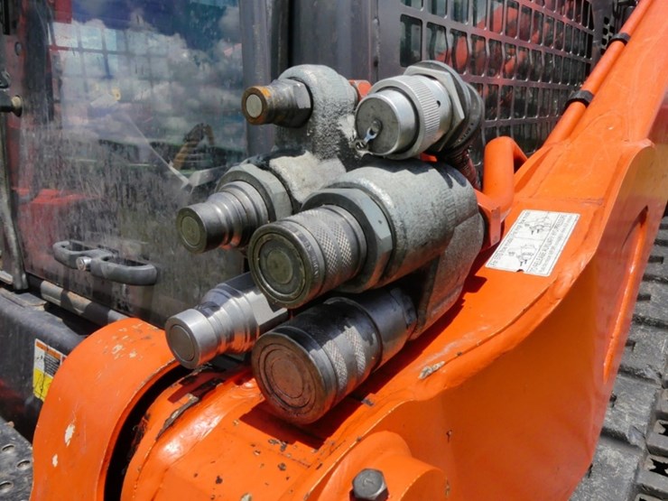 2021-kubota-svl97-2-image-12