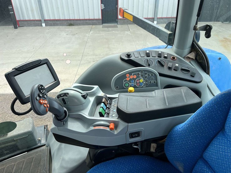 2012-new-holland-t8.300-image-20