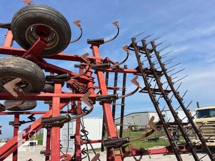 case-ih-4300-image-28