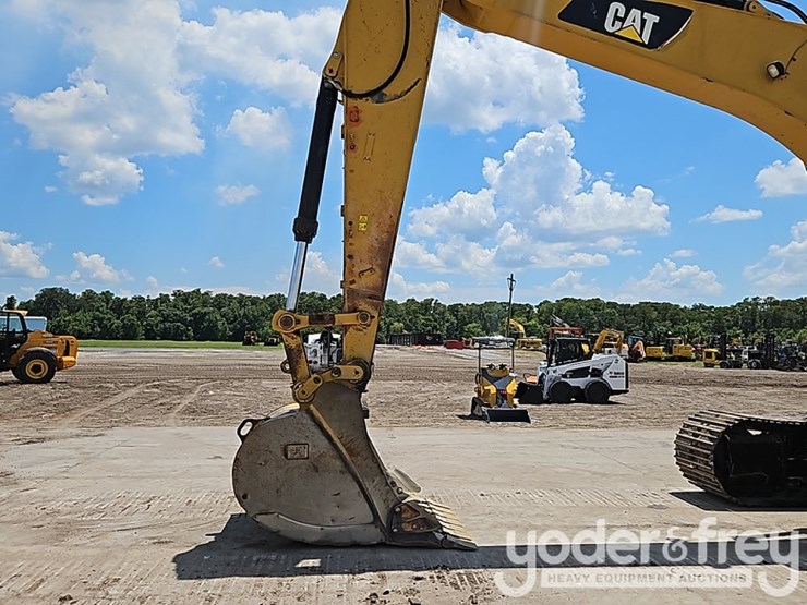 2017-caterpillar-336fl-image-17