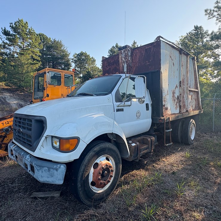 2000 FORD 2000