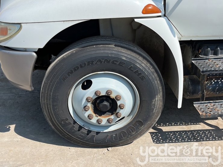 2003-international-durastar-4300-image-13