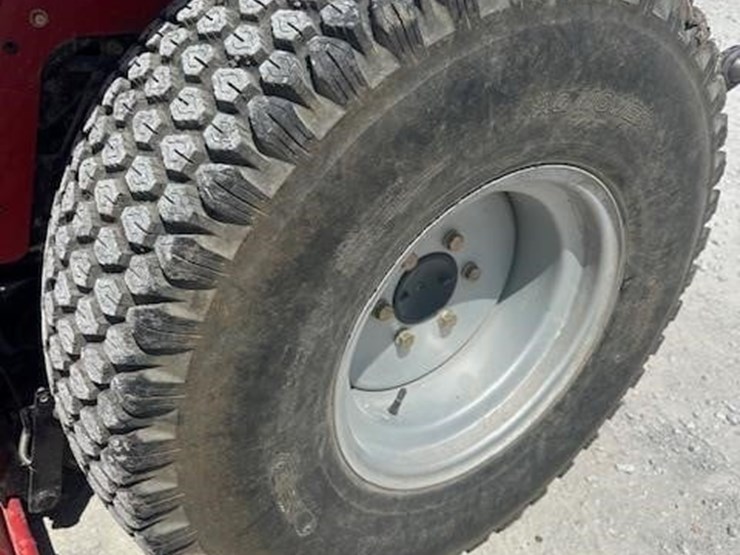 massey-ferguson-1235-image-13