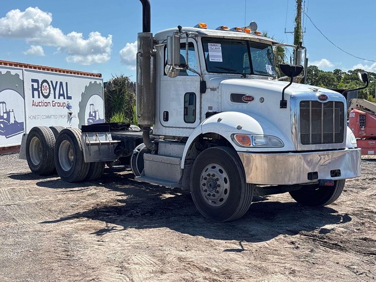 2012-peterbilt-382-image-2