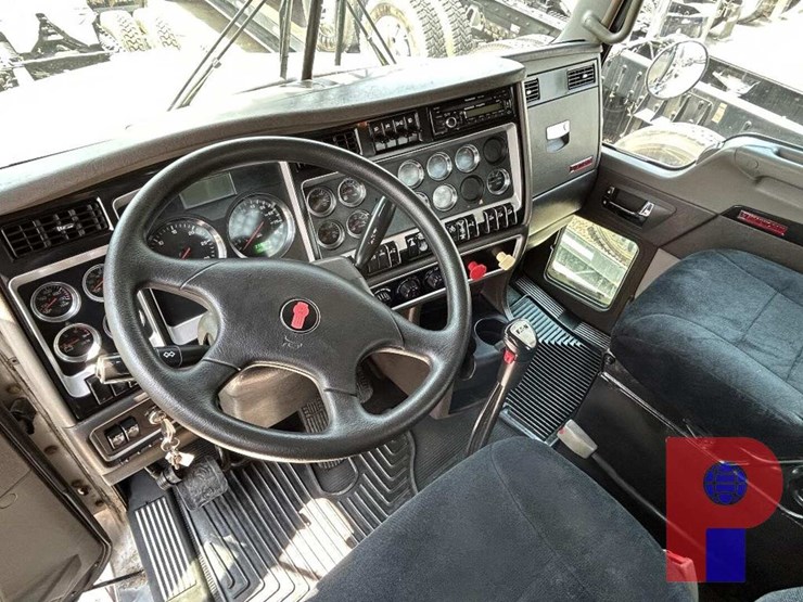 2013-kenworth-t800-image-17