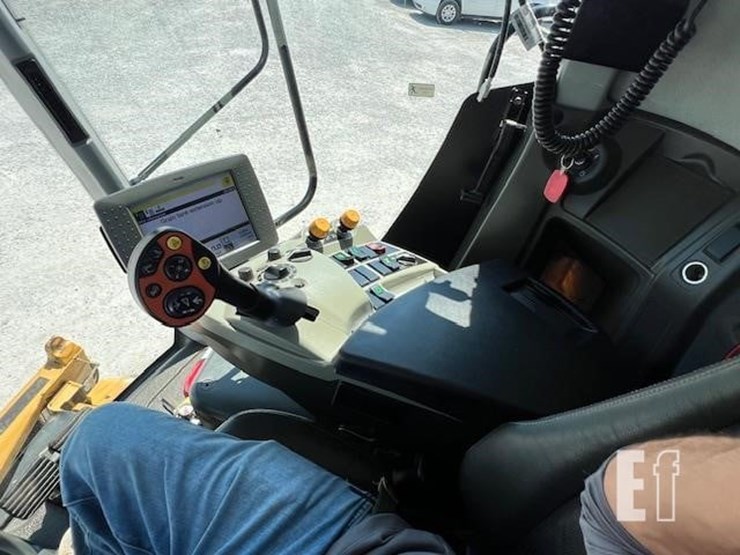 2015-claas-lexion-740-image-69