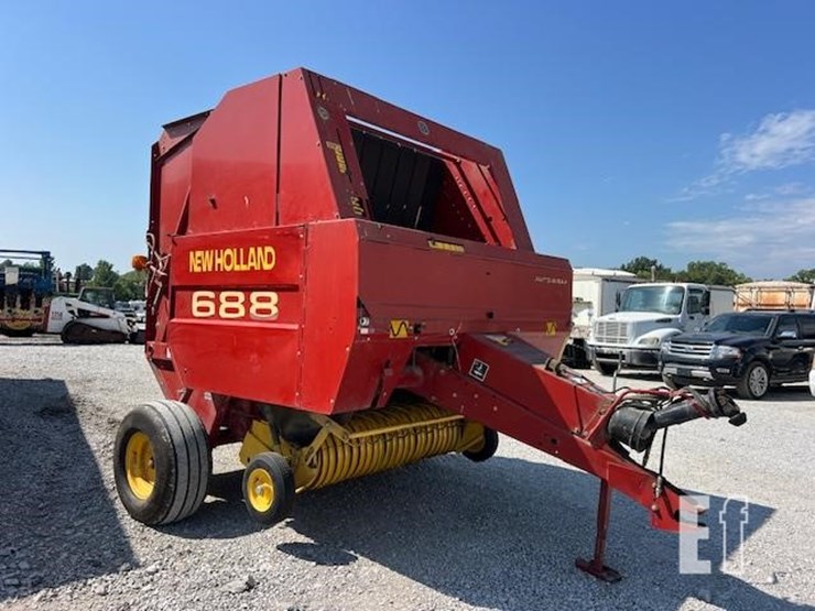 new-holland-688-image-1